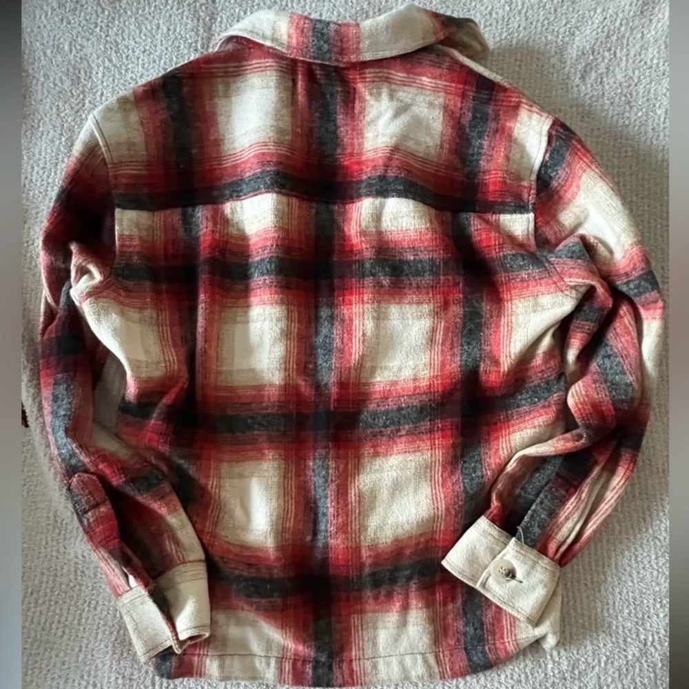 Kendall & Kylie Plaid Cropped Plaid Top - Picture 2 of 4